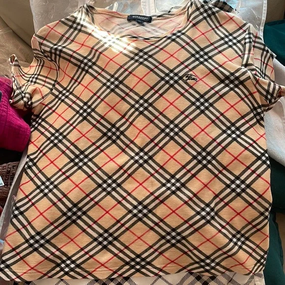 Sold❤️Authentic Burberry Check T-Shirt❤️ - Picture 4 of 17